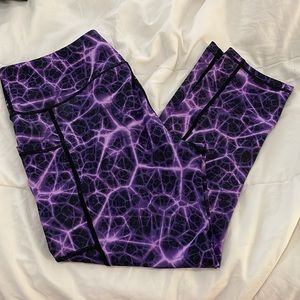 ✨🔥 CVG Crop Leggings Rage Purple L